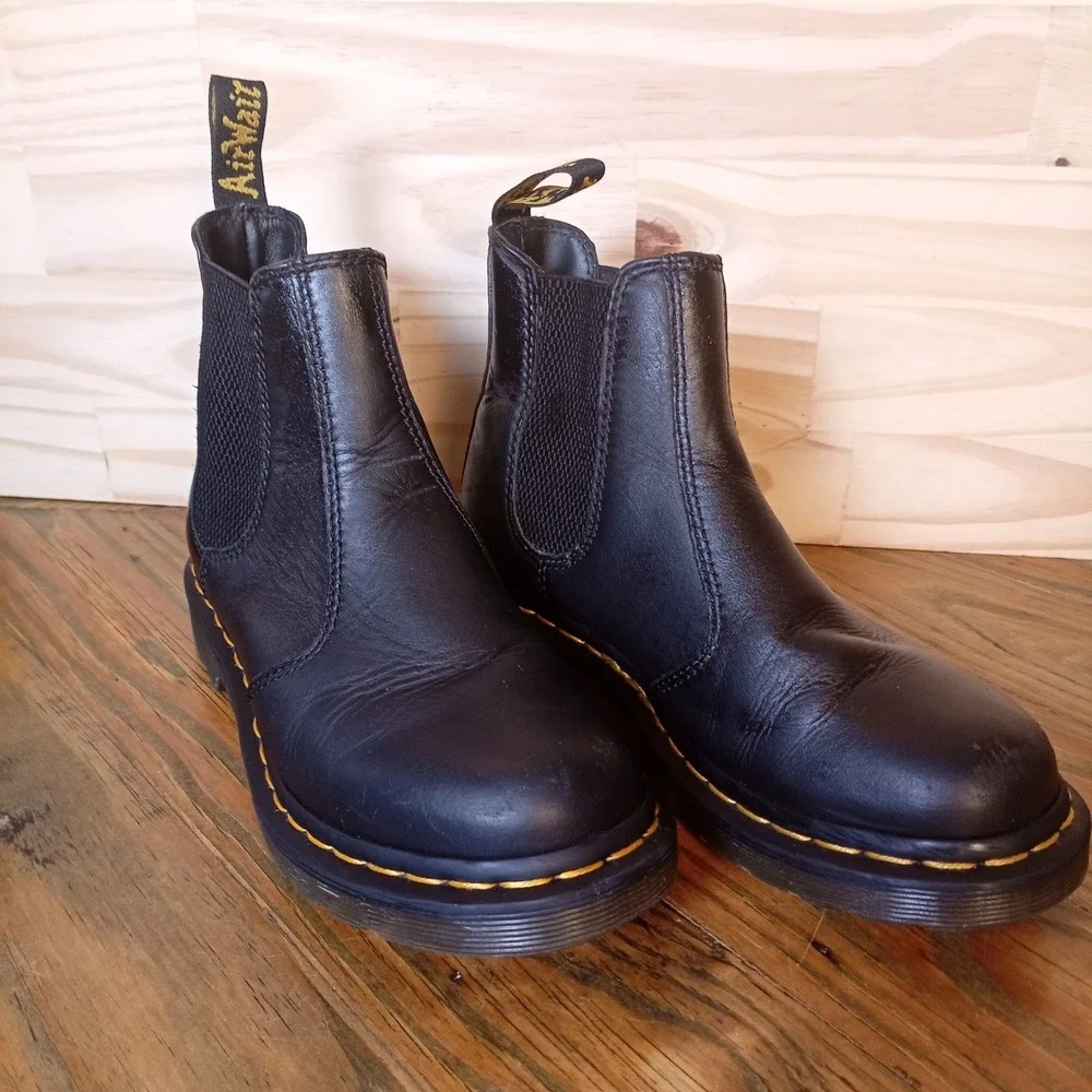 Dr. Martens Chelsea Boots women's size 62976 Black Leather  Yellow Stitch AW004